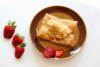 Ciasto francuskie z truskawką