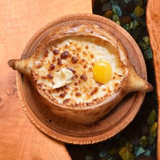 Chaczapuri po adżarsku