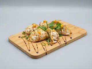 Pierożki Gyoza z warzywami 6 sztuk