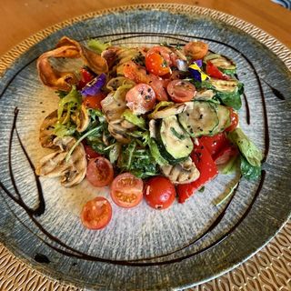 Sałatka z grillowanych warzyw