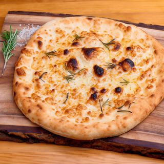 FOCACCIA E MOZZARELLA