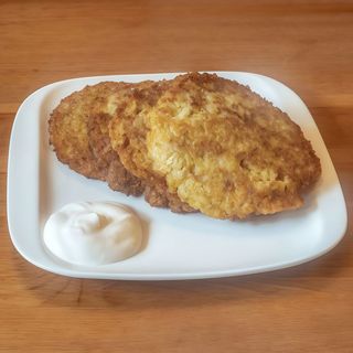 Placki ziemniaczane ze śmietaną i cukrem 4 szt.