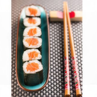 Hosomaki z łososiem