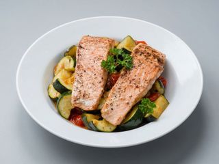 Salmone con Salsa di Vino e Burro 200g