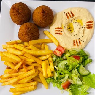 DANIA  FALAFEL Z HUMMUSEM