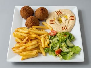 DANIA  FALAFEL Z HUMMUSEM