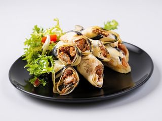 Naleśnik z salami i jalapeno