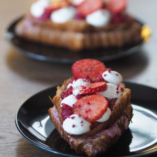 Croissant crumble cookie malina