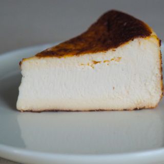 Sernik baskijski waniliowy