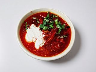 Barszcz Ukraiński z grilowaną papryką i boczkiem