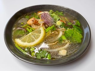 Zupa PHO z kurczakiem