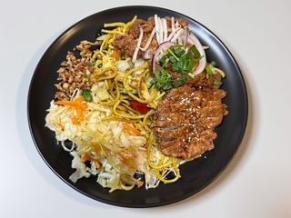 Makaron chiński z wieprzowiną