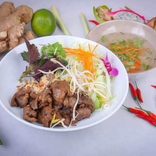 Bun cha z grillowaną wieprzowiną