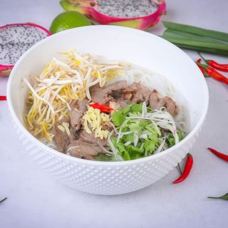 Pho bo tai ban z wołowiną posiekaną