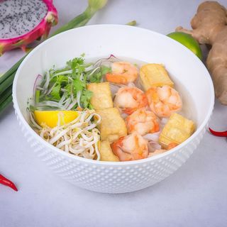 Pho tom z krewetkami i tofu