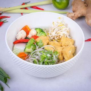 Pho dau z tofu i warzywami