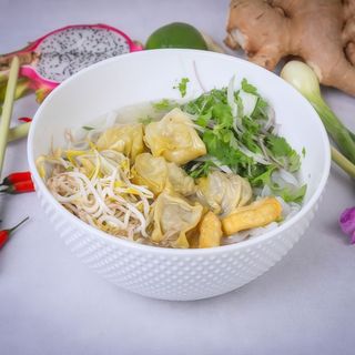 Pho Won-ton z pierożkami wołowo-wieprzowymi