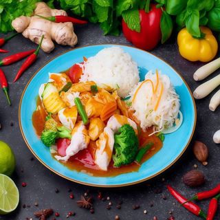 Kurczak z warzywami w sosie słodko-kwaśnym