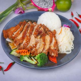 Udko z kurczaka z warzywami w sosie pikantnym