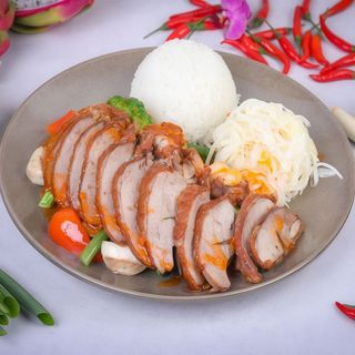 Kaczka chrupiąca z warzywami w sosie słodko-kwaśnym