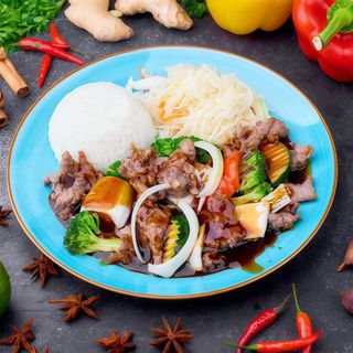 Wołowina smażona z warzywami