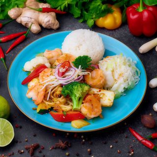 Krewetki w stylu wietnamskim z czosnkiem i trawą cytrynową