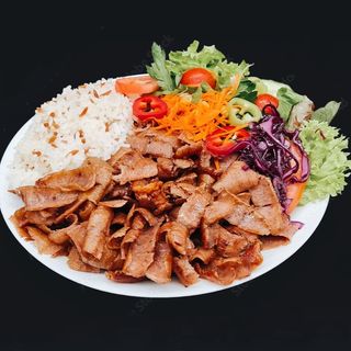 SUPER KEBAB NA TALERZU SEREM