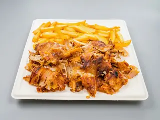 NA TALERZU BEZ SURÓWEK mięso, frytki, sos