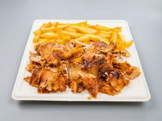 NA TALERZU BEZ SURÓWEK mięso, frytki, sos