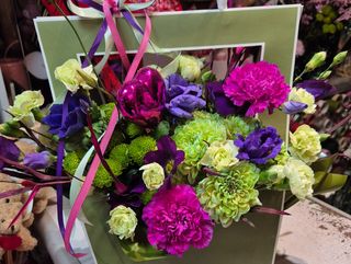 Kolorowa duza torebka kwiatów