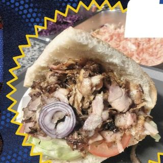 Kebap w chlebie z frytkami (121)