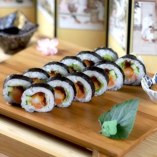 Łosoś Krab Futomaki