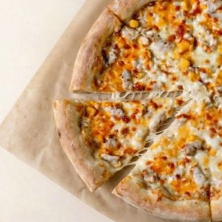CHICKEN & CHEDDAR PIZZA