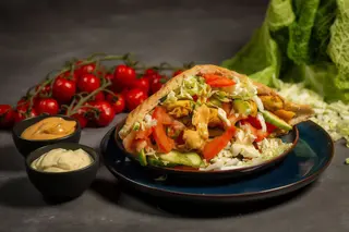 Kebab w bułce full wypas