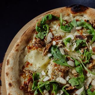 Pizza Bianco Pera 40 cm