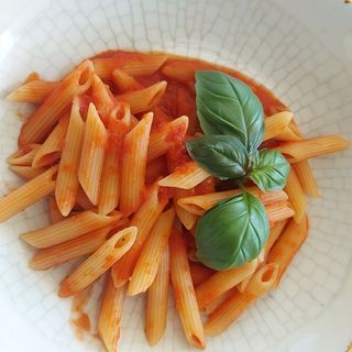 Penne w sosie pomidorowym
