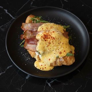 Truflowy Crost z Bekonem