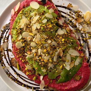 Kanapka Poche z Hummusem