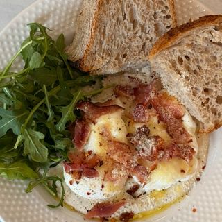 Jajka Poche z Truflą i Bekonem