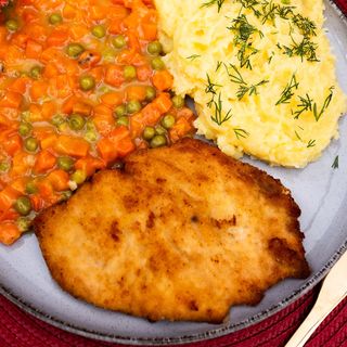 Kotlet z piersi kurczaka w panierce