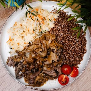 Wątróbka drobiowa z cebulką