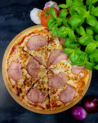 3. Pizza Szybka 24cm
