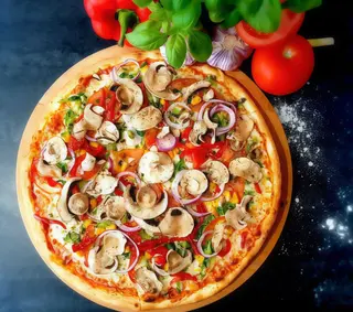 16. Pizza Wega 33cm