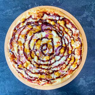 28. Pizza Wyjazd z kraju 33cm