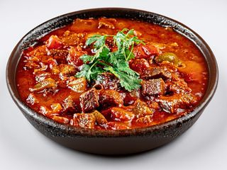 Placki z gulaszem wieprzowym 2 szt.