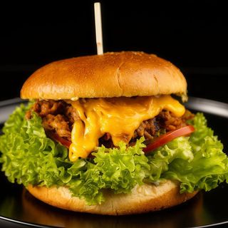 Burger z szarpaną wieprzowiną