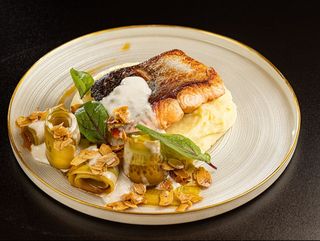 Filet z suma na puree truflowym