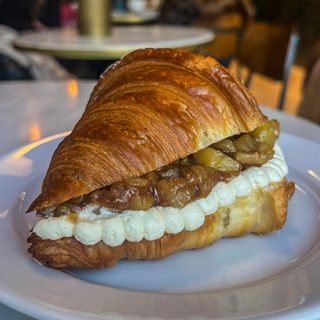 Croissant Szarlotka