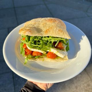 Ciabatta caprese