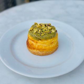 Mini serniczek z pistacją